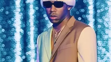 Tyler The Creator Camp Flog Gnaw Blazer dans le clip Tyler, The Creator - Live at Camp Flog Gnaw 2023