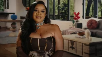 Robe en soie Shayna portée par Angel Massie comme on le voit dans The Real Housewives of Potomac (S10E03)