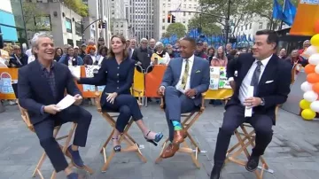 Pantalones Veronica Beard Kimra usados por Savannah Guthrie como se ve en Today el 20 de octubre de 2025