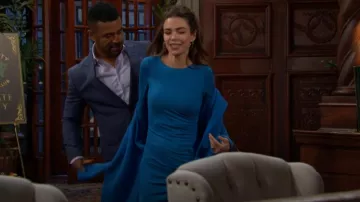 Vestido de manga larga Reiss Rosie usado por Victoria Newman (Amelia Heinle) como se ve en The Young and the Restless el 19 de octubre de 2025