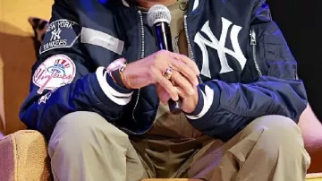 Veste noire portée par Spike Lee au Festival du film de Montclair