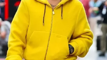 Sudadera con capucha amarilla usada por Lewis Hamilton en los momentos destacados de la carrera | Gran Premio de Estados Unidos 2025