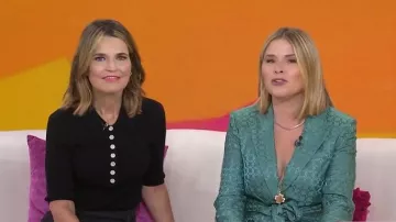 Veronica Beard Issel Chain Print Tie Waist Jacket portée par Jenna Bush Hager comme on le voit dans Today with Jenna & Friends le 21 octobre 2025