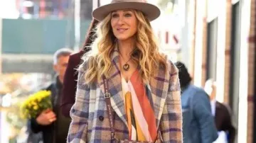 And Just Like That S02 Carrie Bradshaw Coat worn by Carrie Bradshaw (Sarah Jessica Parker) in And Just Like That… (S02)