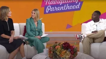 Veronica Beard Colter Geo Print Wide Leg Pants porté par Jenna Bush Hager comme on le voit dans Today with Jenna & Friends le 21 octobre 2025