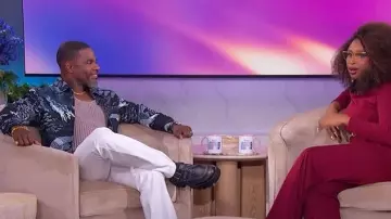 Chaqueta de tapiz Amiri Crane usada por Kirk Franklin como se ve en The Jennifer Hudson Show el 2 de octubre de 2025