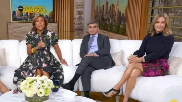 Sandalias de tacón con correa de tobillo de cuero Tory Burch usadas por Lara Spencer como se ve en Good Morning America el 20 de octubre de 2025