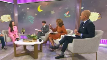 El lado atlético de nosotros Vestido de suéter acanalado usado por Gayle King como se ve en CBS Mornings el 21 de octubre de 2025