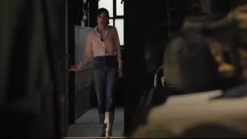 R13 Jeans boyfriend con puños usados por Celine Dumont (Marion Cotillard) como se ve en The Morning Show (S04E06)