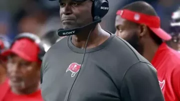 Sudadera gris Todd Bowles Tampa Bay Buccaneers 2025