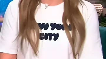 Camiseta con estampado de la ciudad de Nueva York de The Kelly Clarkson Show