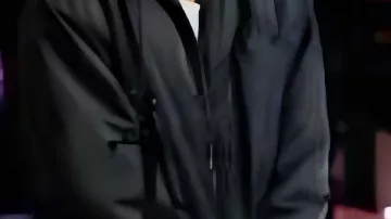 Chaqueta de nailon lavado negro usada por (Emmanuel Ray) en The Voice