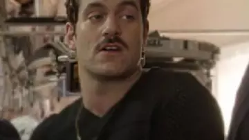 Suéter de camiseta de fútbol Only Murders In The Building usado por (LeStR) como se ve en Only Murders in the Building (S05E09)