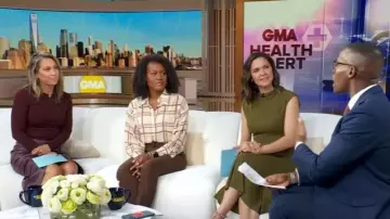 Vestido midi de cuello alto Me + Em usado por Maggie Rulli como se ve en Good Morning America el 22 de octubre de 2025