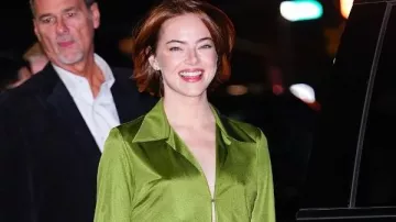 Emma Stone The Late Show With Stephen Colbert Camisa de seda de Emma Stone en The Late Show with Stephen Colbert