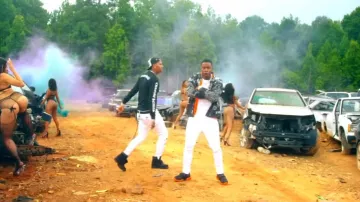 Baskets Prada Cloudbust noires et oranges portées par Blac Youngsta en Moneybagg Yo, Blac Youngsta - Trickin (Clip Officiel)