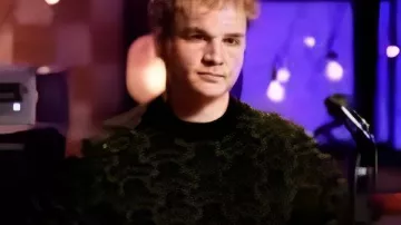 The Voice S28 Aiden Ross Brown Pullover Jumper as seen in The Voice