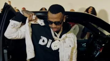 Dior x Daniel Arsham Black Eroded Logo Hoodie porté par Moneybagg Yo dans Moneybagg Yo - 123 feat. Blac Youngsta (Official Music Video) ft. Blac Youngsta