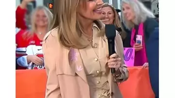 Gabardina floral Savannah Guthrie 2025 de The Today Show