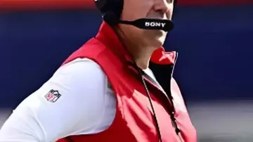 Chaleco rojo de los New England Patriots de Mike Vrabel