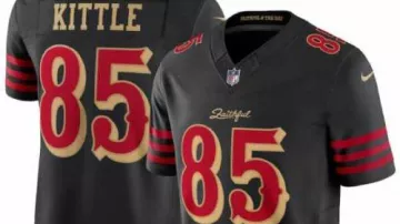 Recreación - Camiseta negra de la colección Rivalries 2025 de George Kittle de los San Francisco 49ers