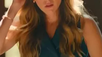 Chad Powers 2025 Perry Mattfeld Robe blazer en denim