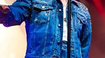 Chaqueta vaquera con tachuelas usada por Calum Milan en Boys In The Street (Calum Scott BRIDGES World Tour 2023 - Milán)
