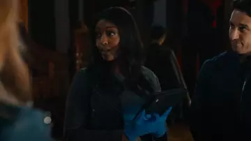 Chaqueta de motociclista de gamuza Dalby de All Saints usada por Daphne Forrester (Javicia Leslie) como se ve en High Potential (S02E06)