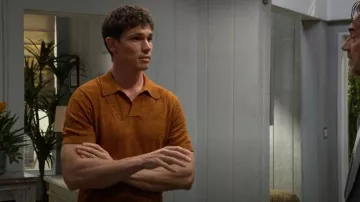 NN07 Ryan Flower Polo usado por John Finnegan (Tanner Novlan) como se ve en The Bold and the Beautiful el 21 de octubre de 2025