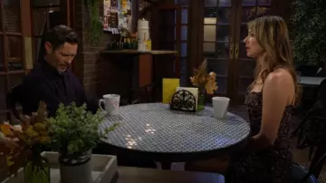 Free People Concrete Jungle Maxi Slipdress usado por Tessa Porter (Cait Fairbanks) como se ve en The Young and the Restless el 21 de octubre de 2025