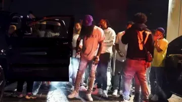 New Era Colorado Rockies Purple 59FIFTY porté par Chief Keef dans Chief Keef - Lola Bunny (photographié par @colourfulmula )