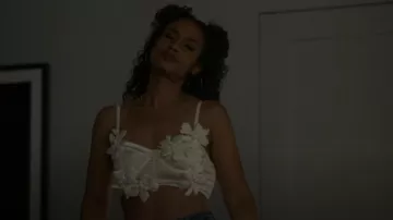 Anthropologie Applique Top porté par Shanelle Tucker (Shannon Kane) comme on le voit dans Reasonable Doubt (S03E07)