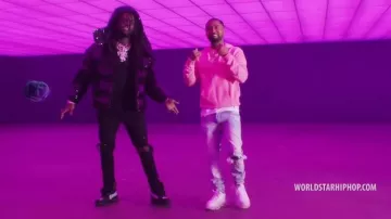 Jeans Amiri Light Indigo & Neon Paint Splatter usados por Zaytoven en Jefe Keef & Zaytoven "Spy Kid" (Exclusivo de WSHH - Video musical oficial)