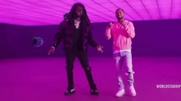 Faith Connexion - Doudoune à sequins noirs portée par Chief Keef dans Chief Keef & Zaytoven « Spy Kid » (Exclusivité WSHH - Clip officiel)