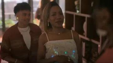 Débardeur court Anthropologie Paillette porté par Autumn Owens (Tiffany Yvonne Cox) comme on le voit dans Reasonable Doubt (S03E07)