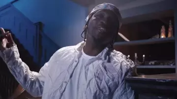 Foulard oblique Dior x Soyarama Beige porté par Pusha T à Cordae - Nightmares Are Real (feat. Pusha T) [Official Music Video]