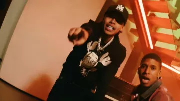 Alexander McQueen Black Papercut Skull Hoodie porté par DD Osama dans DD Osama - Let’s Do It ft. NLE Choppa, Dee Play4Keeps