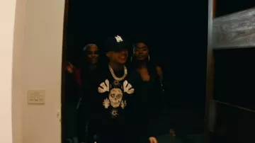 Amiri Black & White MA Trucker Hat porté par DD Osama dans DD Osama - Let’s Do It ft. NLE Choppa, Dee Play4Keeps