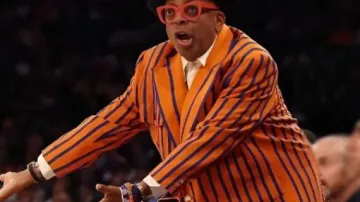 Cavaliers v Knicks 2025 Manteau rayé porté par Spike Lee dans Spike Lee veut juste la paix après que les choses se soient gâtées entre les Knicks et les Cavs | La NBA sur ESPN