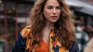 Emily In Paris S4 Sofia Sideris Chaqueta acolchada (Melia Kreiling) como se ve en Emily in Paris (S04E05)