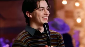 The Voice S28 Jack Austin Pull en jacquard rayé comme on le voit dans The Voice (S28)