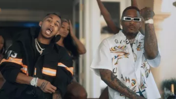 Givenchy White Glitch Logo Shirt porté par YG dans DDG - Moonwalking in Calabasas Remix ft. YG (Official Music Video)