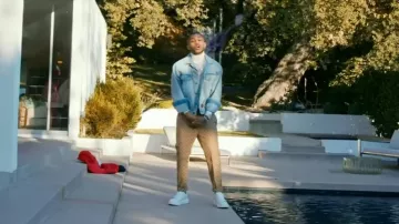 Baskets oversize blanches Alexander McQueen portées par DDG dans DJ K.i.D & DDG - Tony Montana (Clip Officiel)