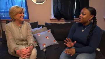 Fabiana Filippi Chaqueta con efecto de malla con lentejuelas usada por Anne Thompson como se ve en Today el 24 de octubre de 2025