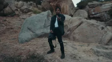 Yeezy Boost 350 V2 Noir portée par DDG dans DDG - Moonwalking In Calabasas (Clip Officiel)