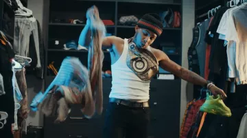 Balenciaga Neon Yellow Triple S Sneakers usado por DDG en DDG - Moonwalking In Calabasas (Video musical oficial)