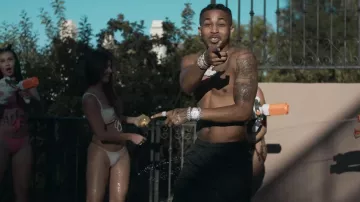 Short de bain Givenchy Black Paris Logo porté par DDG à DDG - Exotics (Clip Officiel)