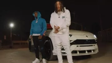 Amiri White Amiri 22 Sweat à capuche porté par DD Osama dans DD Osama - Leave Me ft. Lil Zay Osama (Official Video)