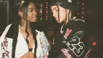 Veste universitaire Amiri Black Tiger portée par DD Osama dans DD Osama - Be Alright (Vidéo officielle)