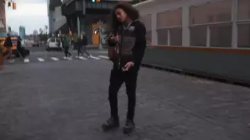 Baskets Dior Black Reflective B22 portées par DD Osama dans DD Osama - Who I Am (Vidéo Officielle)